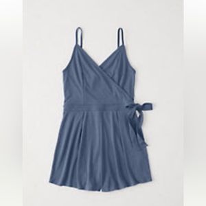 A&F Blue Romper XS petite NWOT